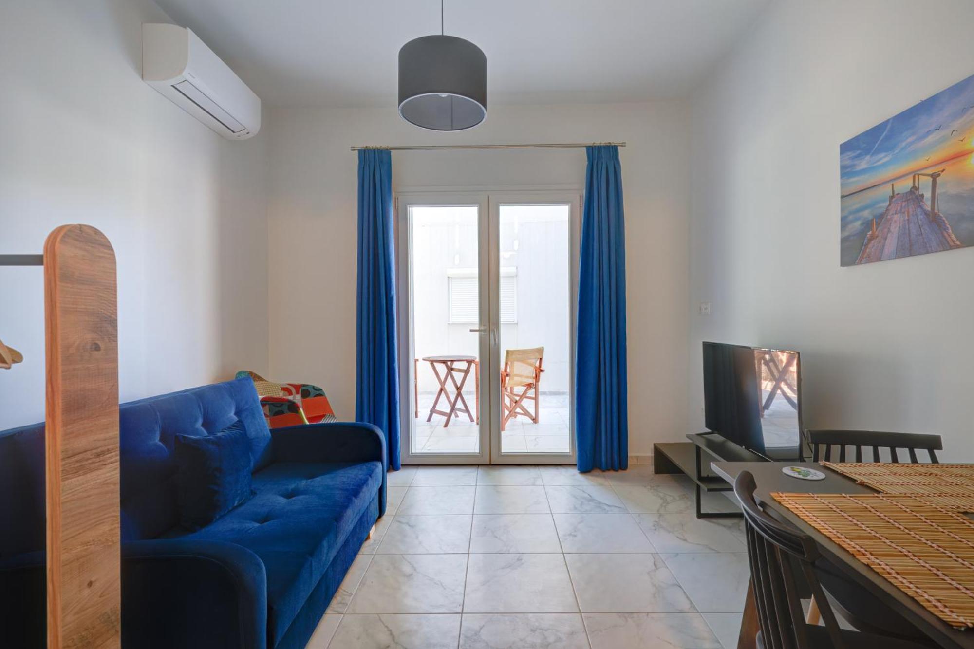 Molos Beachfront Apartments In Diakopto Quarto foto