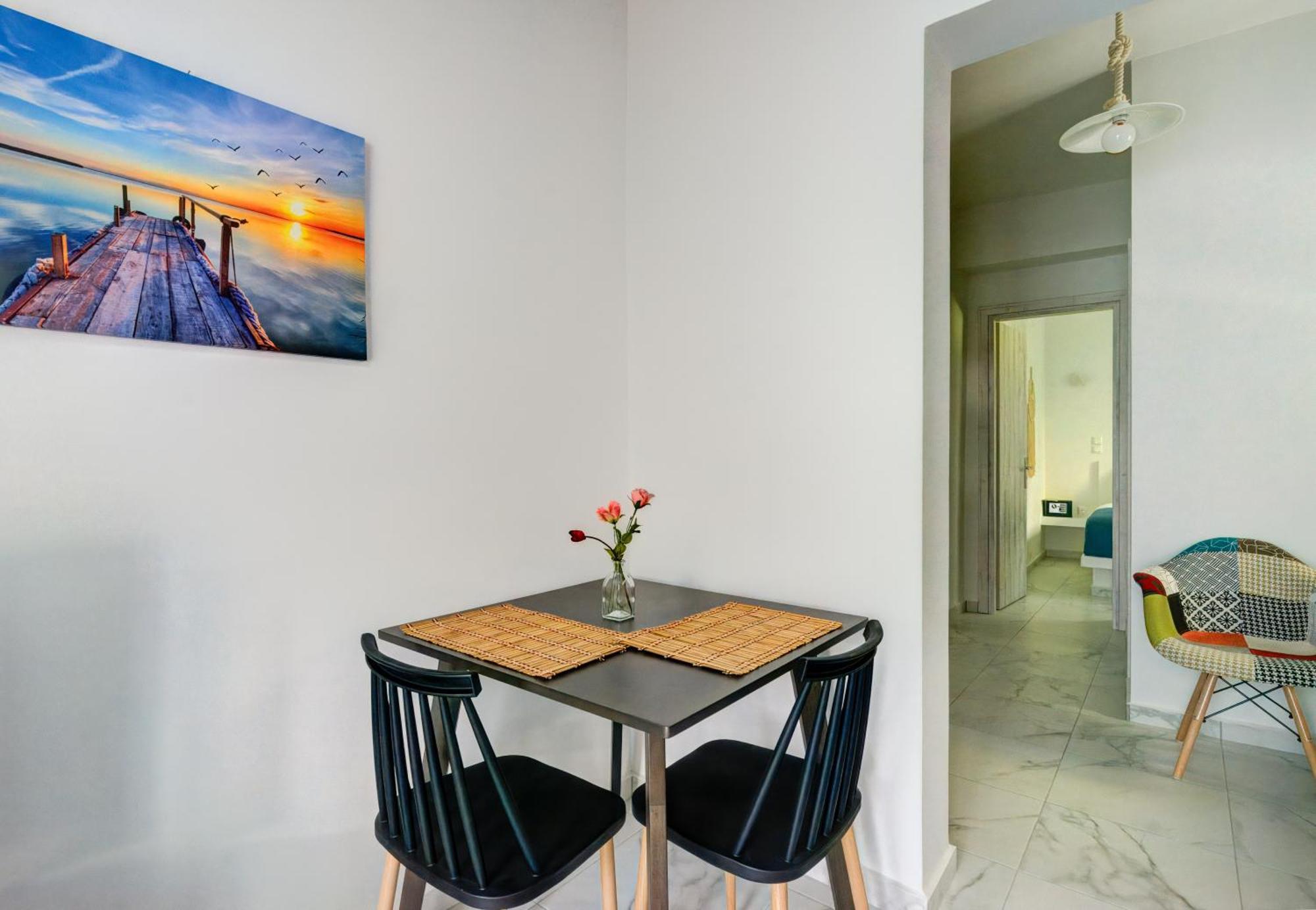 Molos Beachfront Apartments In Diakopto Quarto foto